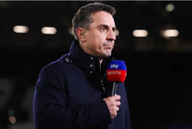 Gary Neville keu goi Gareth Southgate thuc hien ba su thay doi truoc Slovakia