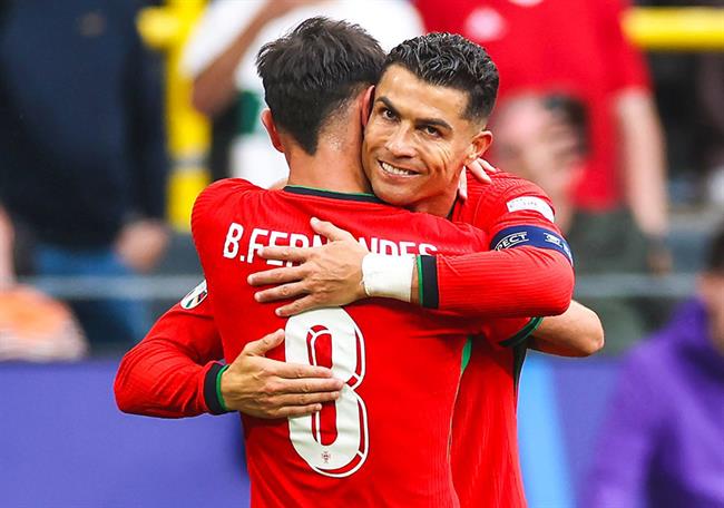 Ket qua Tho Nhi Ky vs Bo dao Nha Euro 2024: Ronaldo kien tao Bruno ghi ban