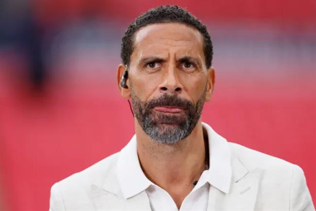 Rio Ferdinand du doan doi hinh ra san cua tuyen Anh truoc Thuy Si