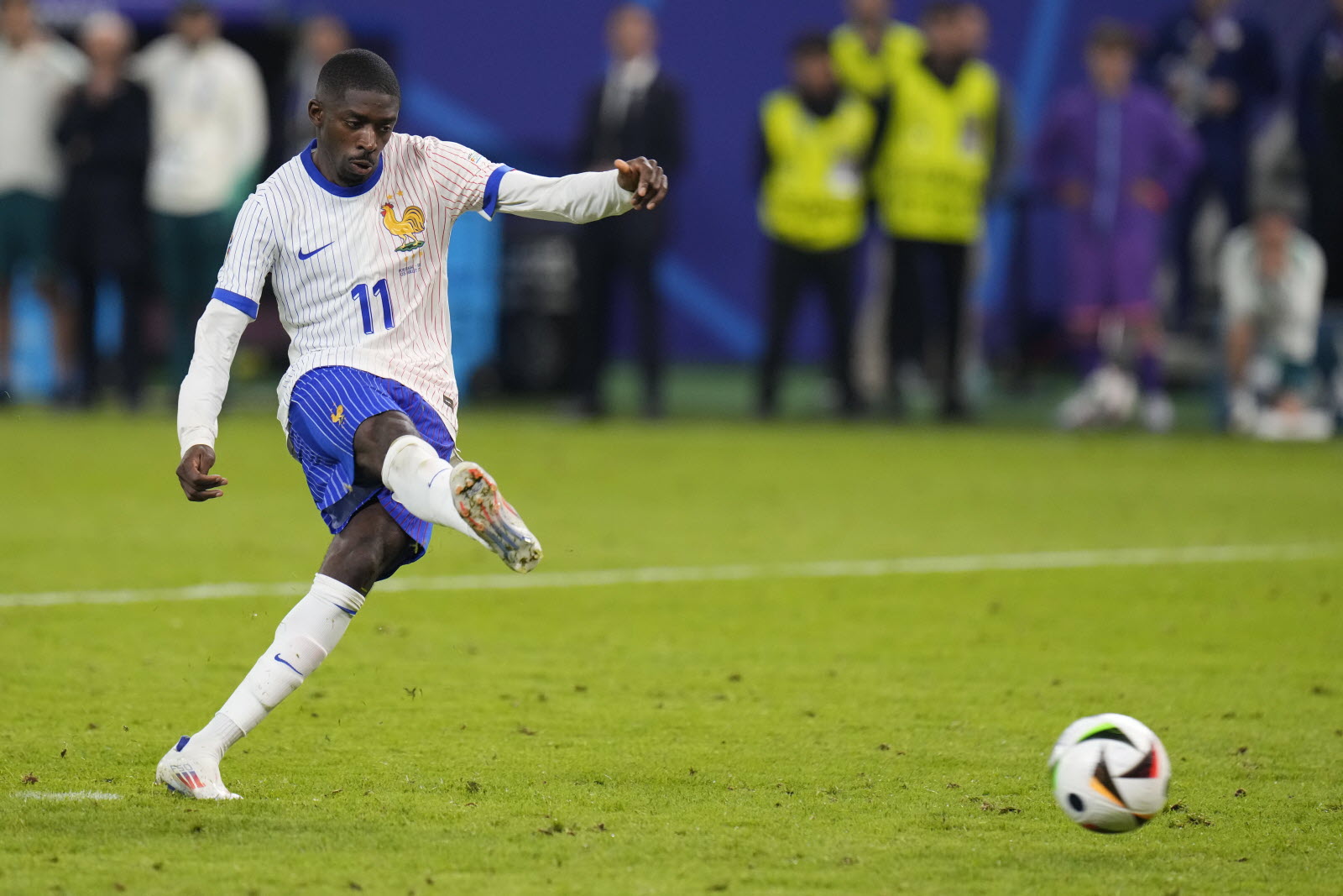 ousmane-dembele-a-ete-elu-homme-du-match-contre-le-portugal-photo-sipa-1720220261